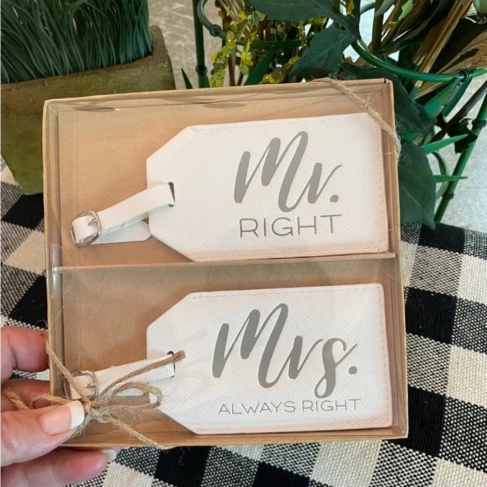 MUDPIE "MR RIGHT & MRS ALWAYS RIGHT" WHITE FAUX LEATHER LUGGAGE TAGS 2 NIB